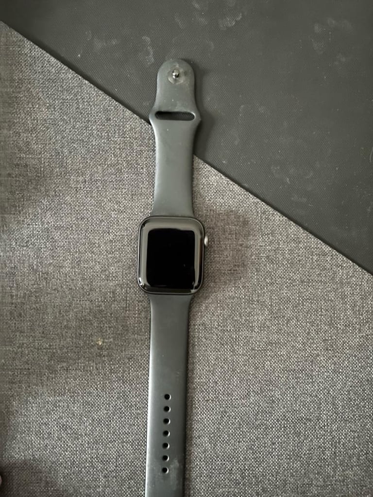 Apple Watch Series 5 — 44 mm — GPS — Alüminyum - 2