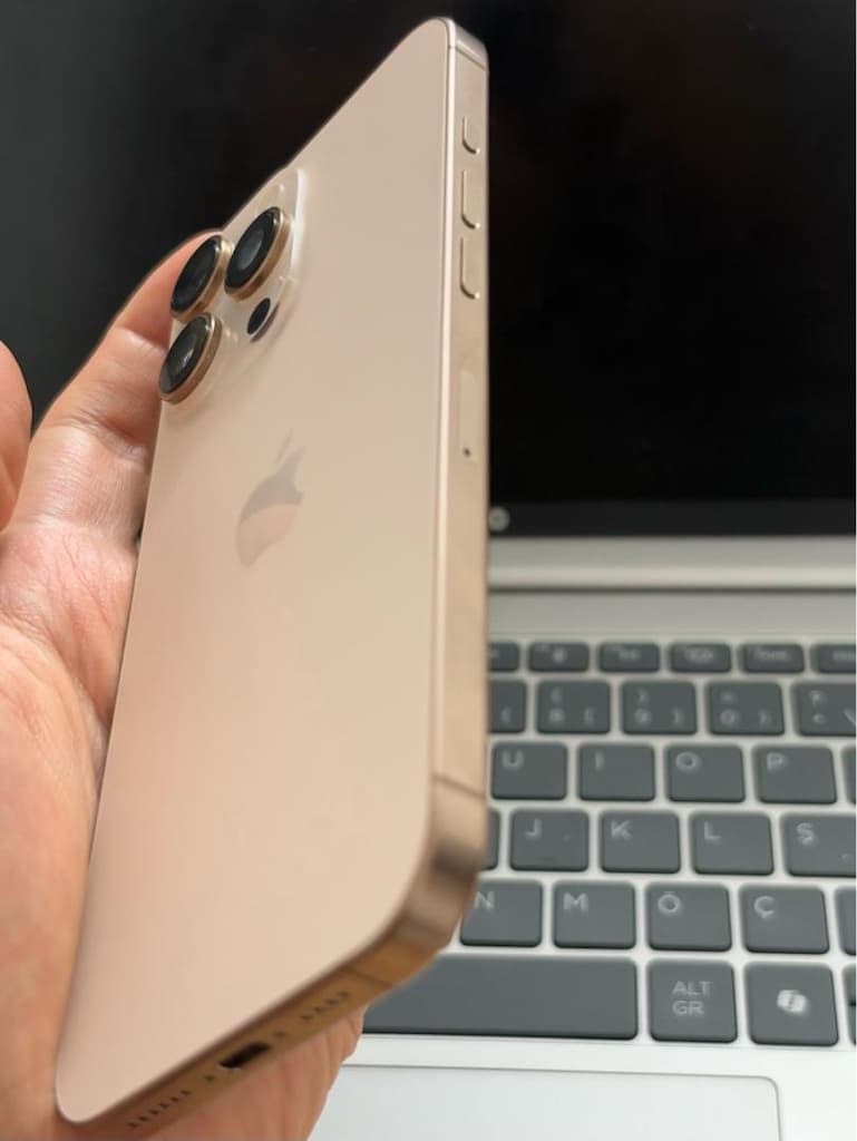 Apple iPhone 16 Pro Max Çöl Titanyum - 2