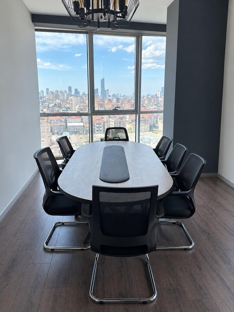 Toplantı Masası ve 8 Ofis Sandalyes