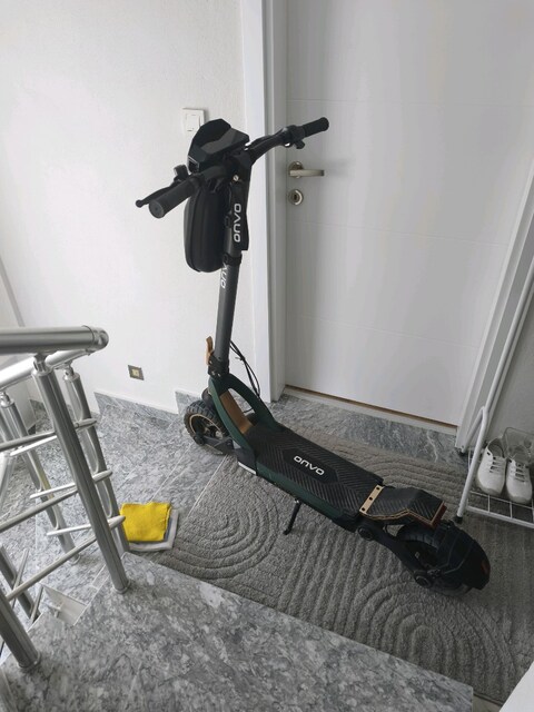 ONVO OV-RX-1 SCOOTER