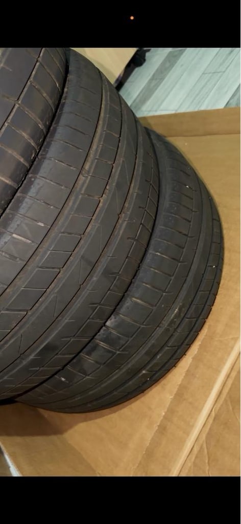 Petlas 235/45/R18 - 2