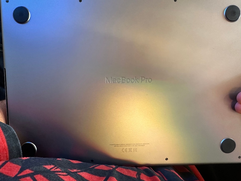 2023 Macbook PRO, M2 PRO, 16GB RAM, 512 SSD - 4