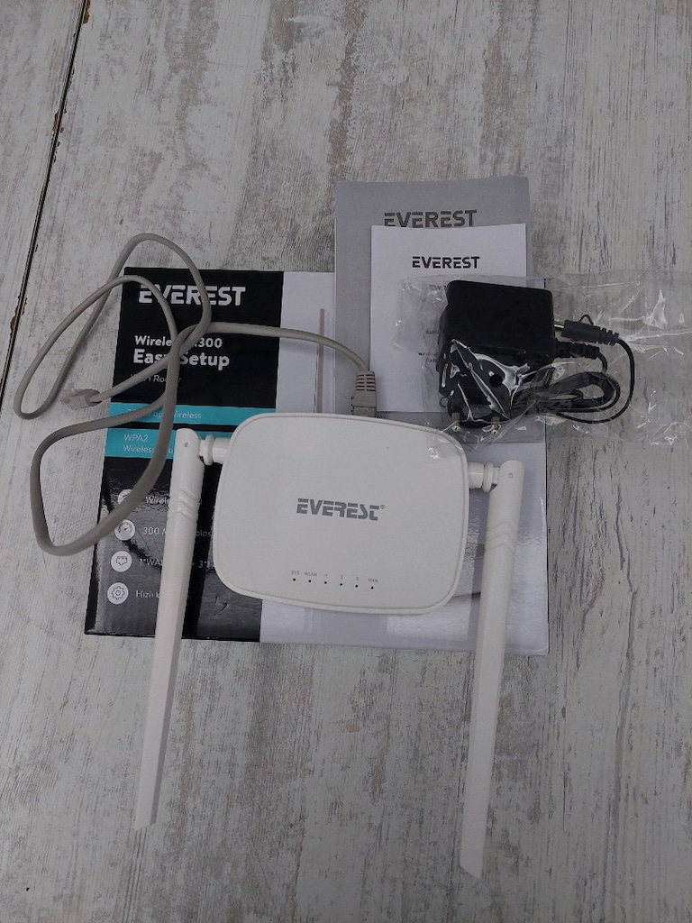 INTERNET Wireless N300 WI FI Routér. - 3