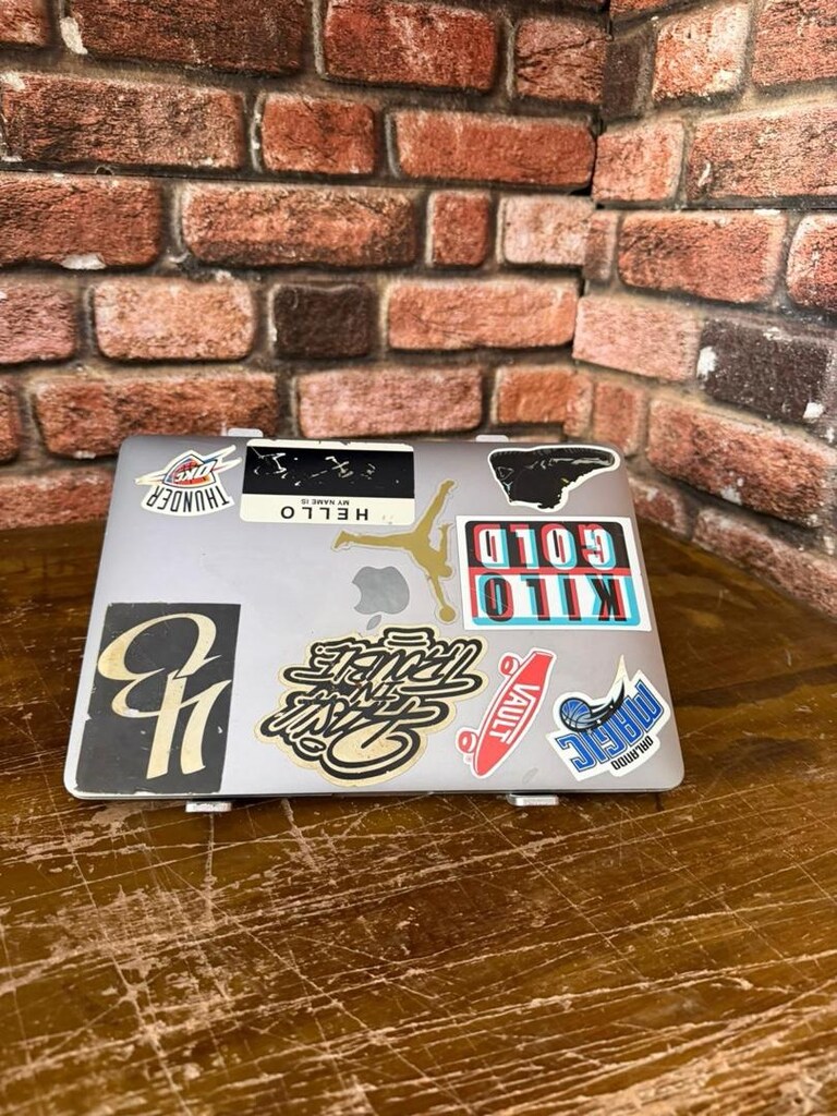 MacBook Pro 2018 8/256 - 3