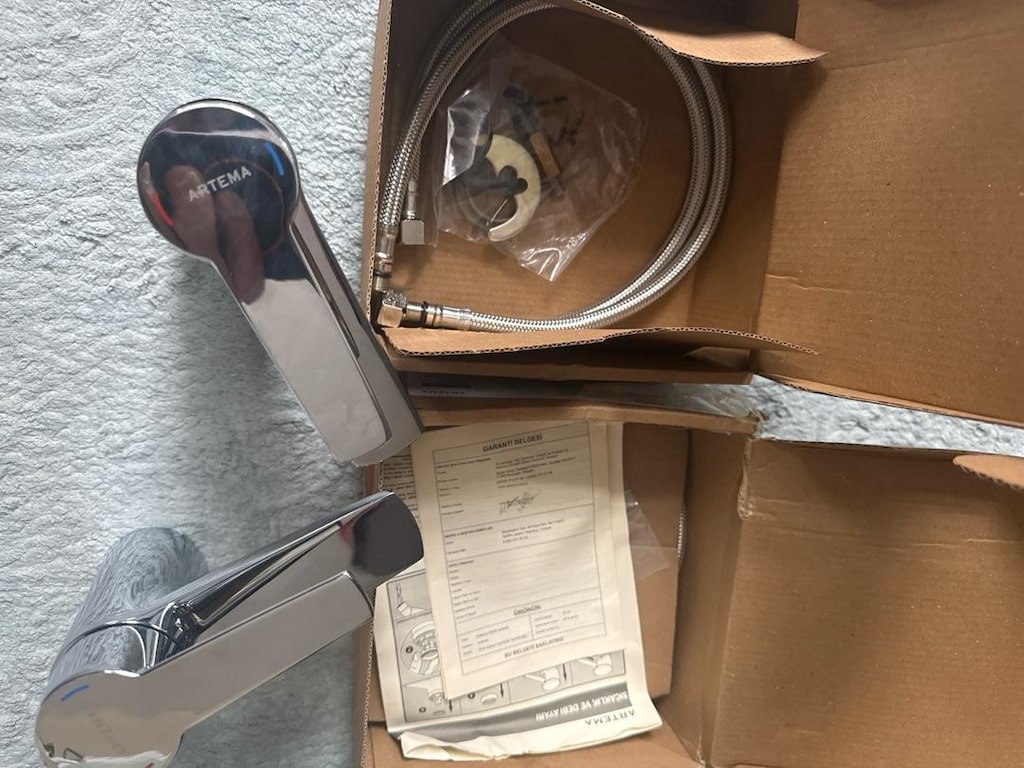Sıfır ambalajında krom lavabo bataryası ve hortumları - 3