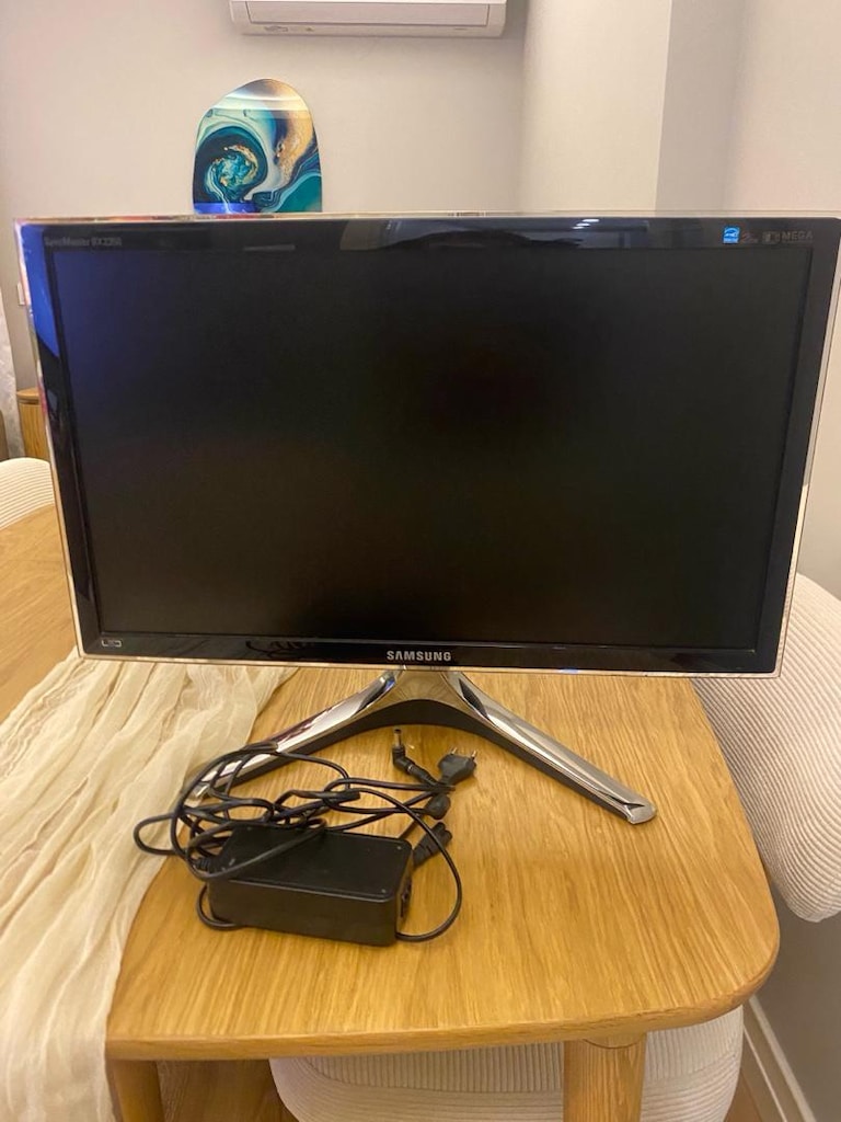 Samsung BX2350 23” Full HD LED Monitör - 2