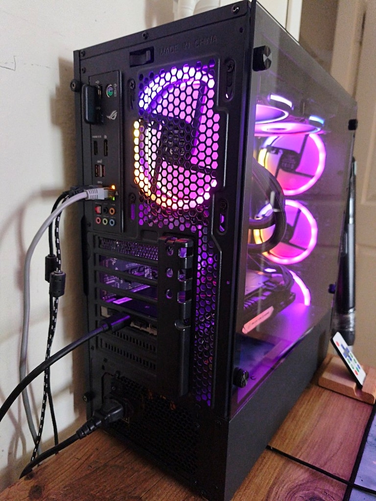 ROG STRIX & RX 6800 16GB / RYZEN 5 5600X / 64GB RAM / 1TB NVMe - 3
