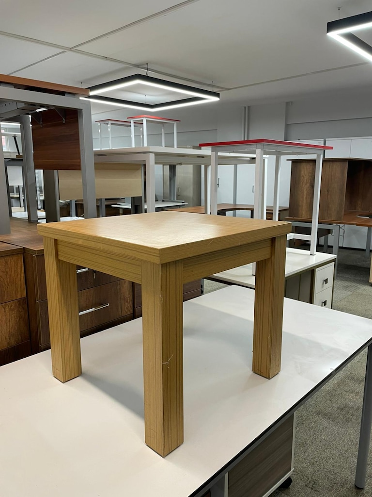 KLAS OFİS ÜSKÜDAR CEVİZ AHŞAP AYAKLI KARE OFİS SEHPASI - 3