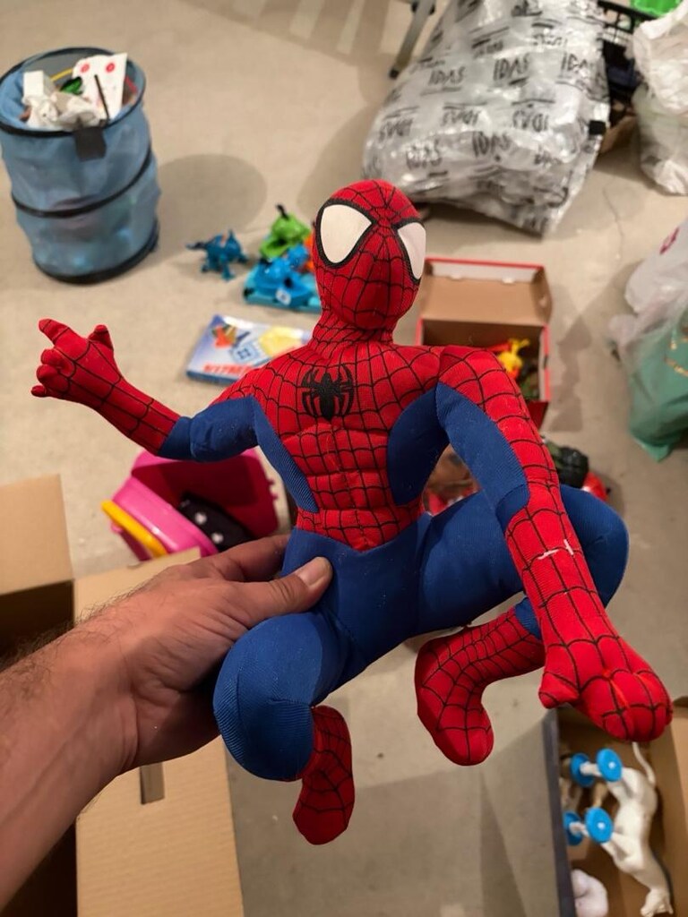 Oyuncak maskeler ve spider man. - 4