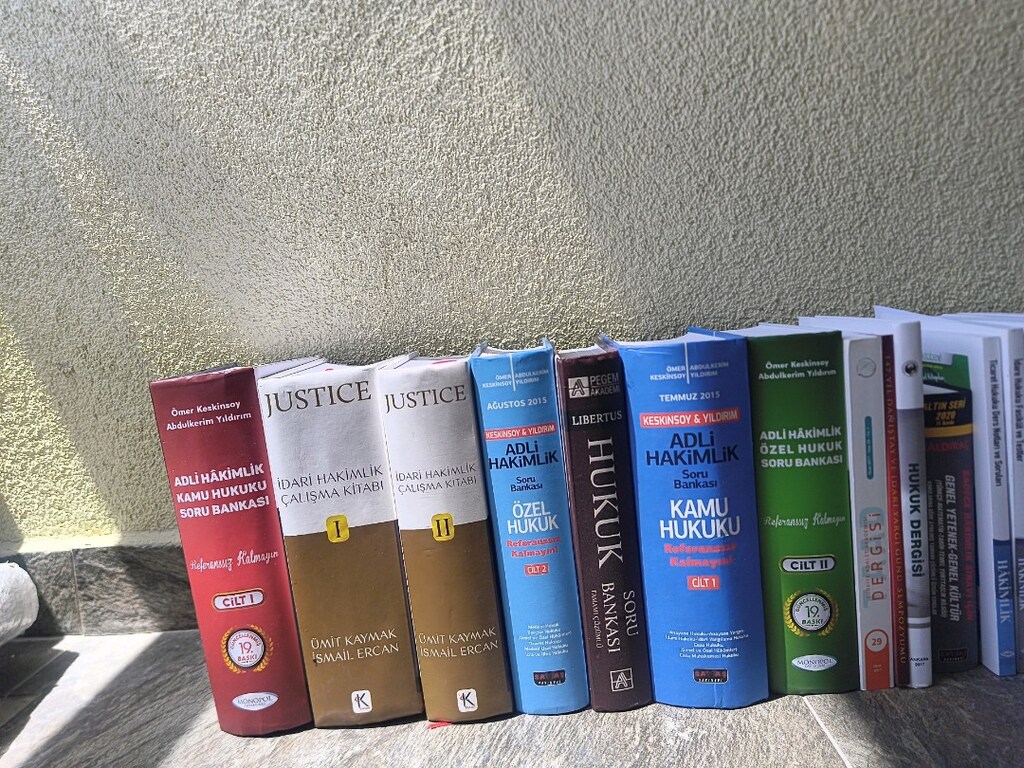 Hukuk Kitapları Hepsiii - 12