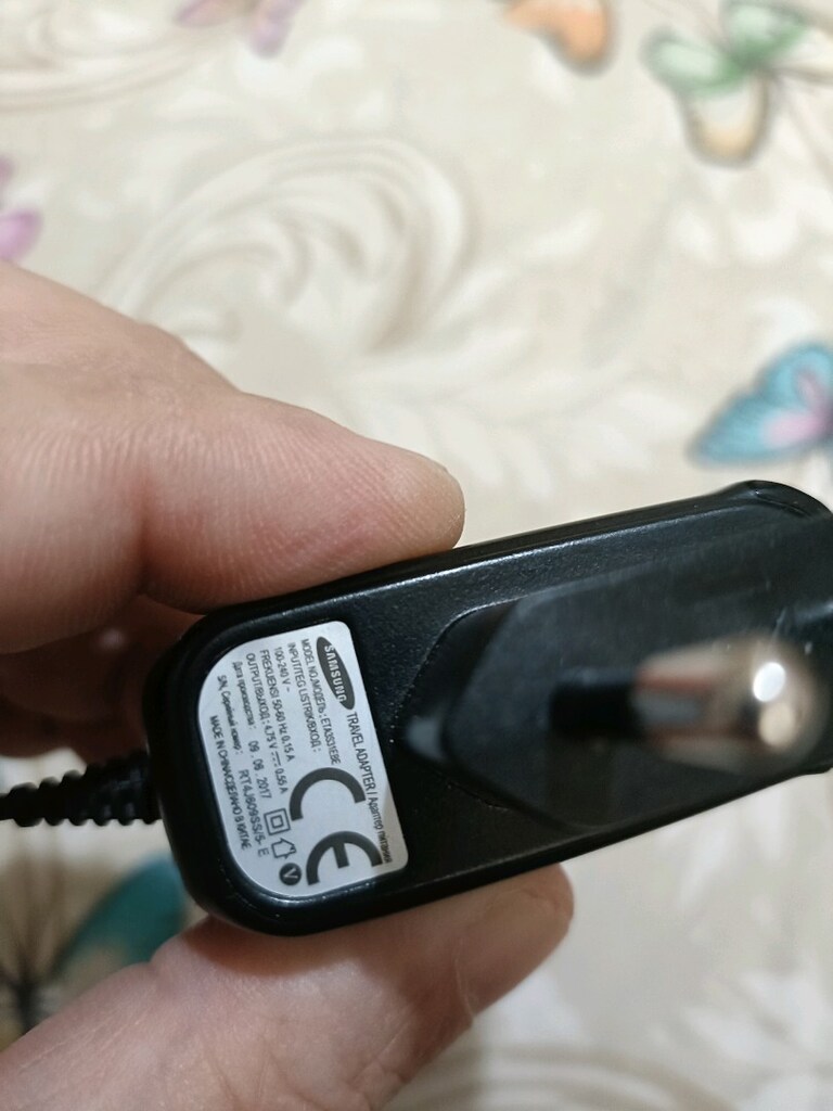 ESKİ MODEL SAMSUNG ŞARJ CİHAZI - 2