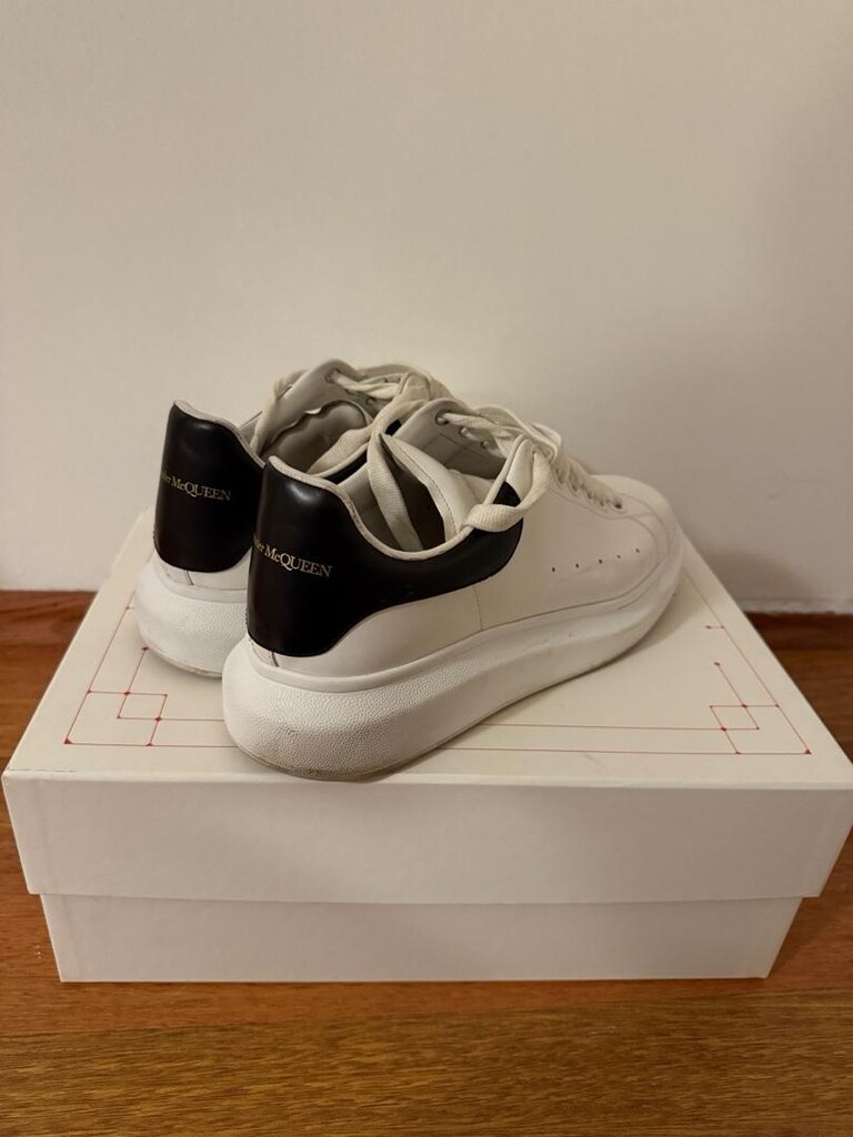 Az Giyilmiş Alexander Mcqueen - 5