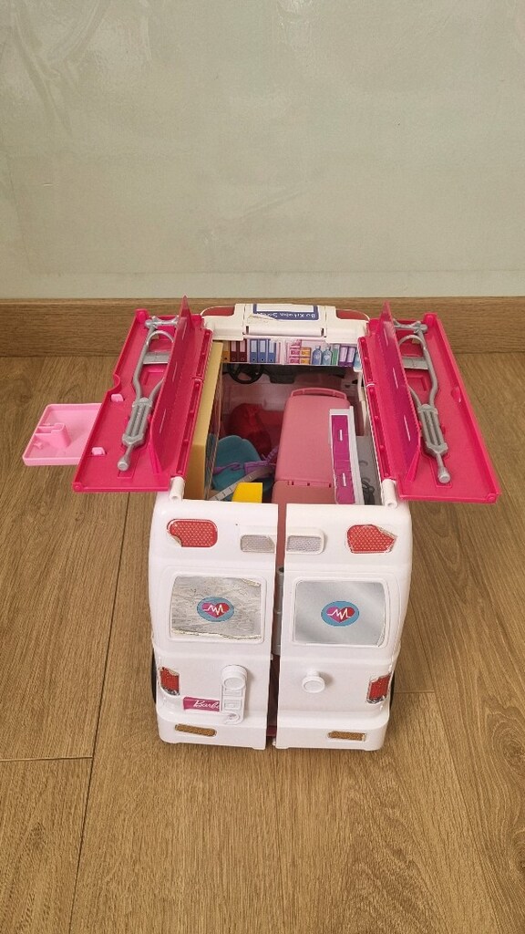 Barbie ambulans - 5