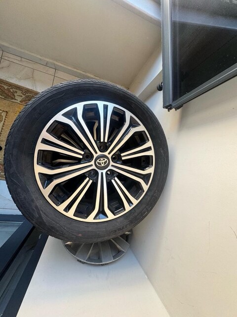 Toyota Corolla 16’’ Jant Lastik Takımı 205/55 R16 Hatasız