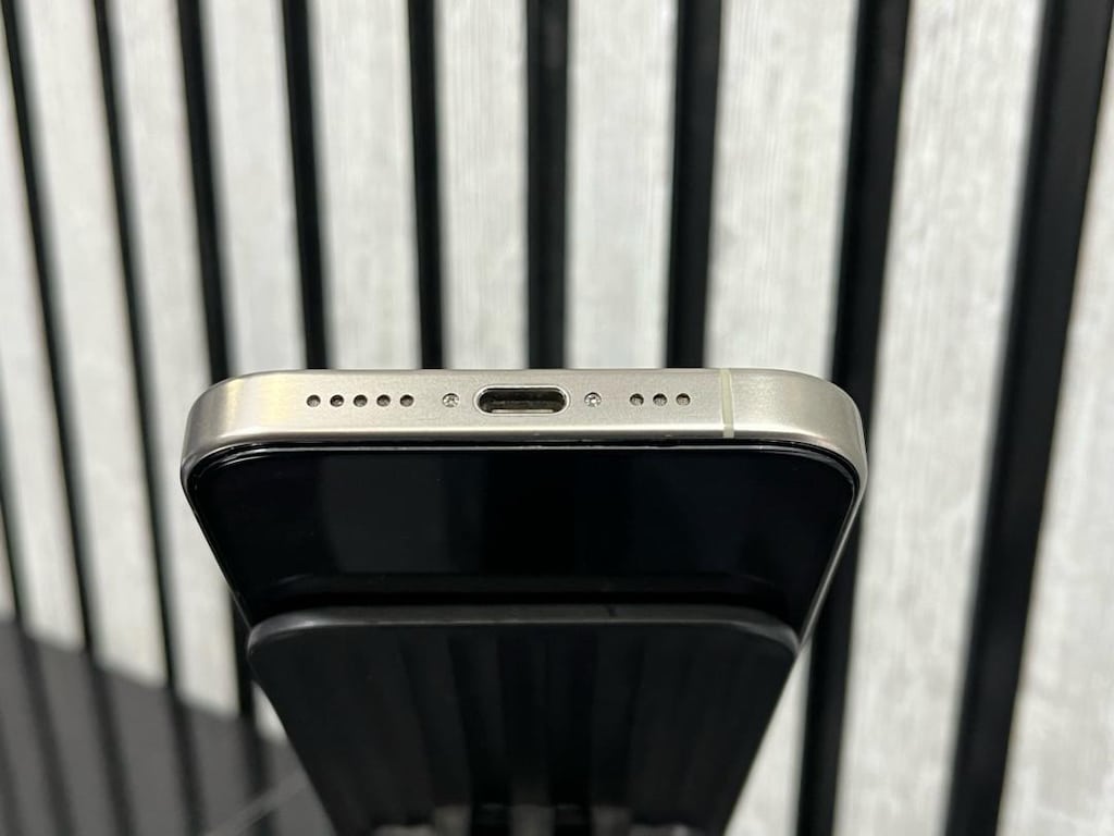 TERTEMİZ İPHONE 15 PRO DEĞİŞENSİZ ORIJINAL! - 5