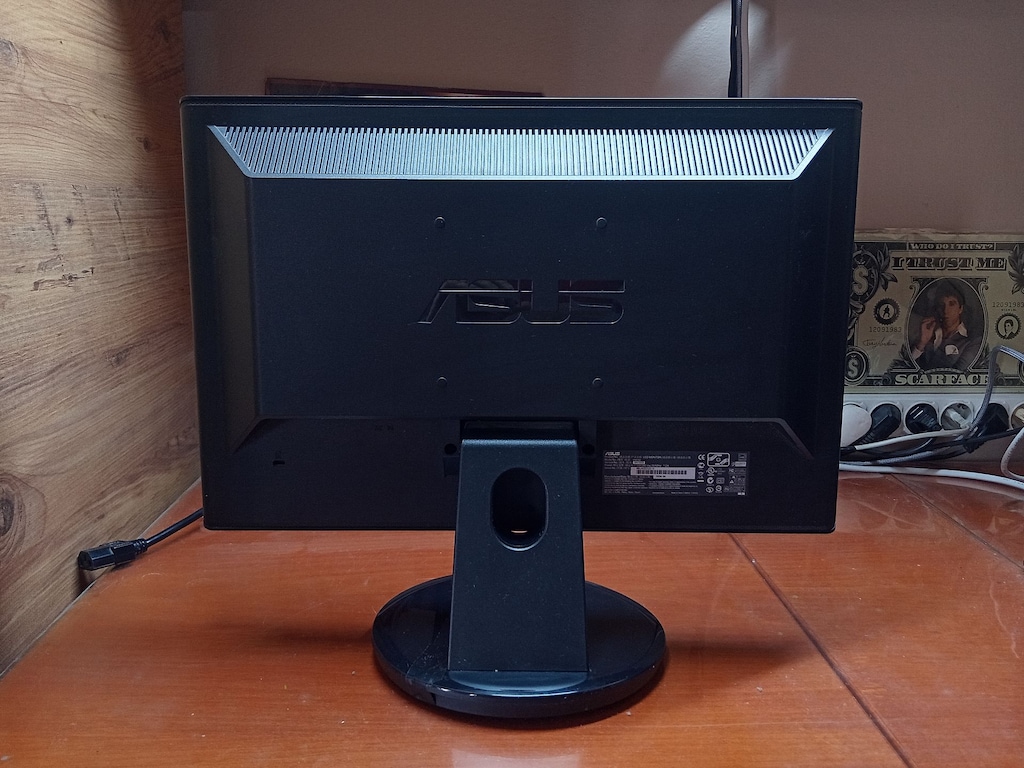 ASUS 19'' Monitör (VH192) - 8