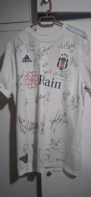 Beşiktaş 2022-2023 120.yıl tüm takım ıslak imzalı forması