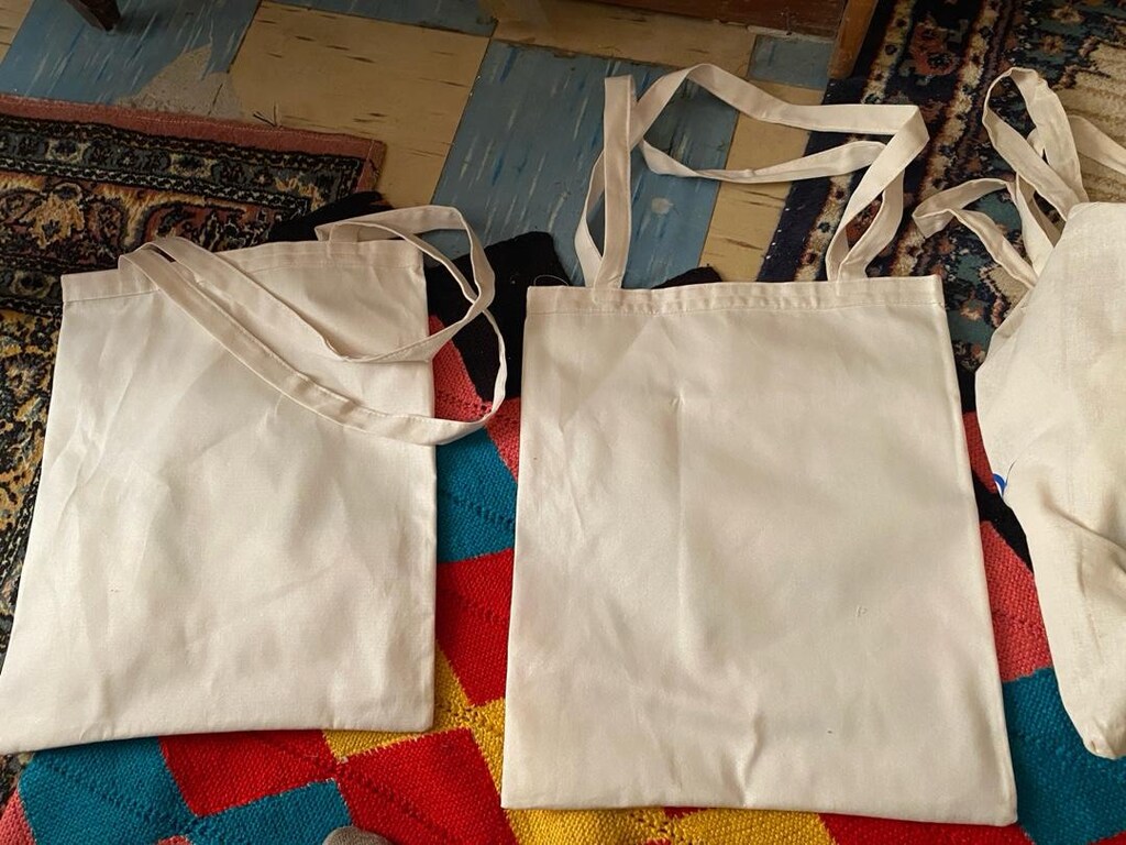 10 bez çanta 250 tl sıfır beyaz renkli
