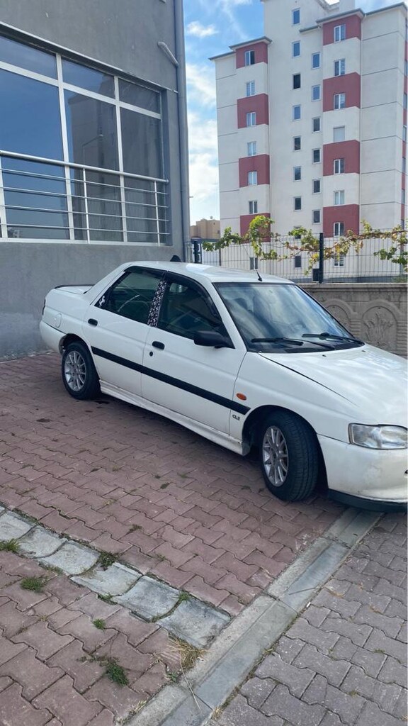 TEMİZ BAKIMLARI TAM FORD ESCORT - 3