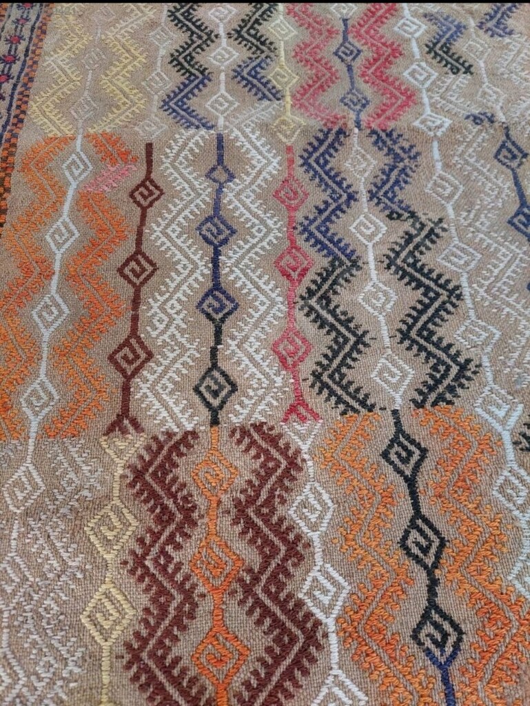 89×51 ebadında ANTİKA elde yapılmış yün iplik dokuma kilim. - 2