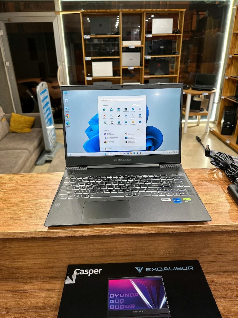 EXCALIBUR Gaming laptop i5 12 nesil 16 GB 512 GB SSD RTX 3050 - 5