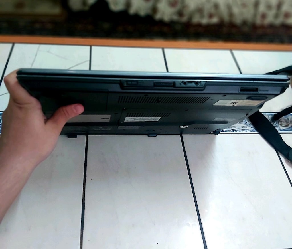 ASUS LEKTOP - 6