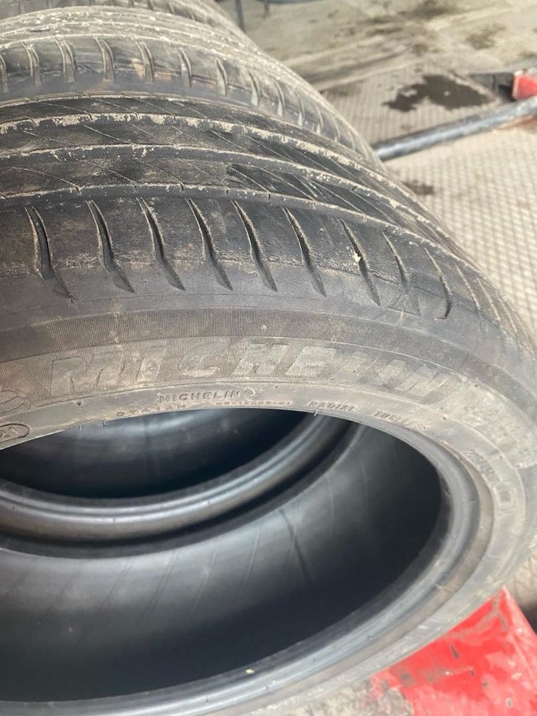 235 50 19 PIRELLI - 3