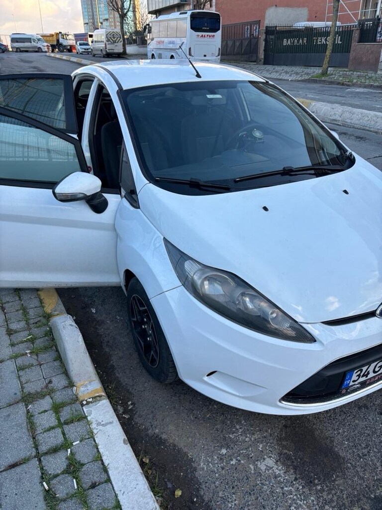 ford fiyesta - 4