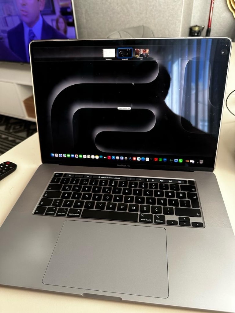 MacBook Pro i9 16 Ram 8GBVRAM - 2