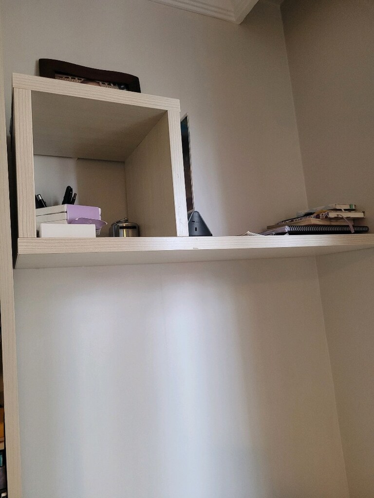 Acil satılık özel yapım masif ahşap çalışma masası,kitaplık ve raf. - 5