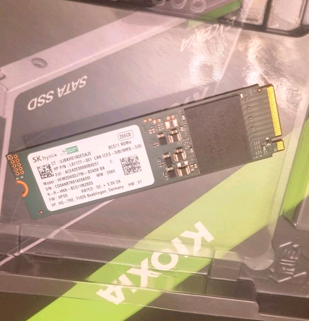 256Gb SkHynix Nvme PCI-E 3.0 %98 - 2