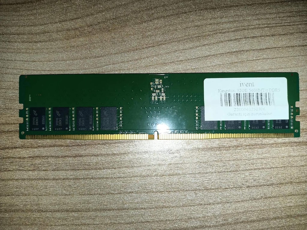 Kingston KVR56U46BD8-32 - 1x32GB 5600MHz DDR5 Masaüstü RAM - 2