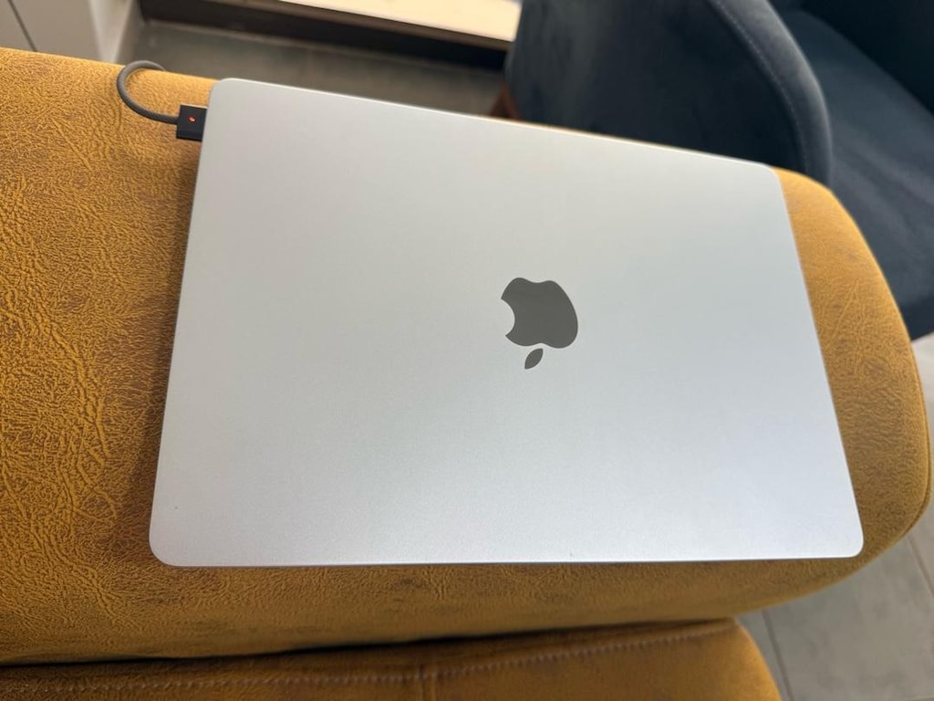 APPLE MACBOOK M4 İŞLEMCİ HATASIZ 16 AY GARANTİLİ 16GB RAM 256GB SSD - 18