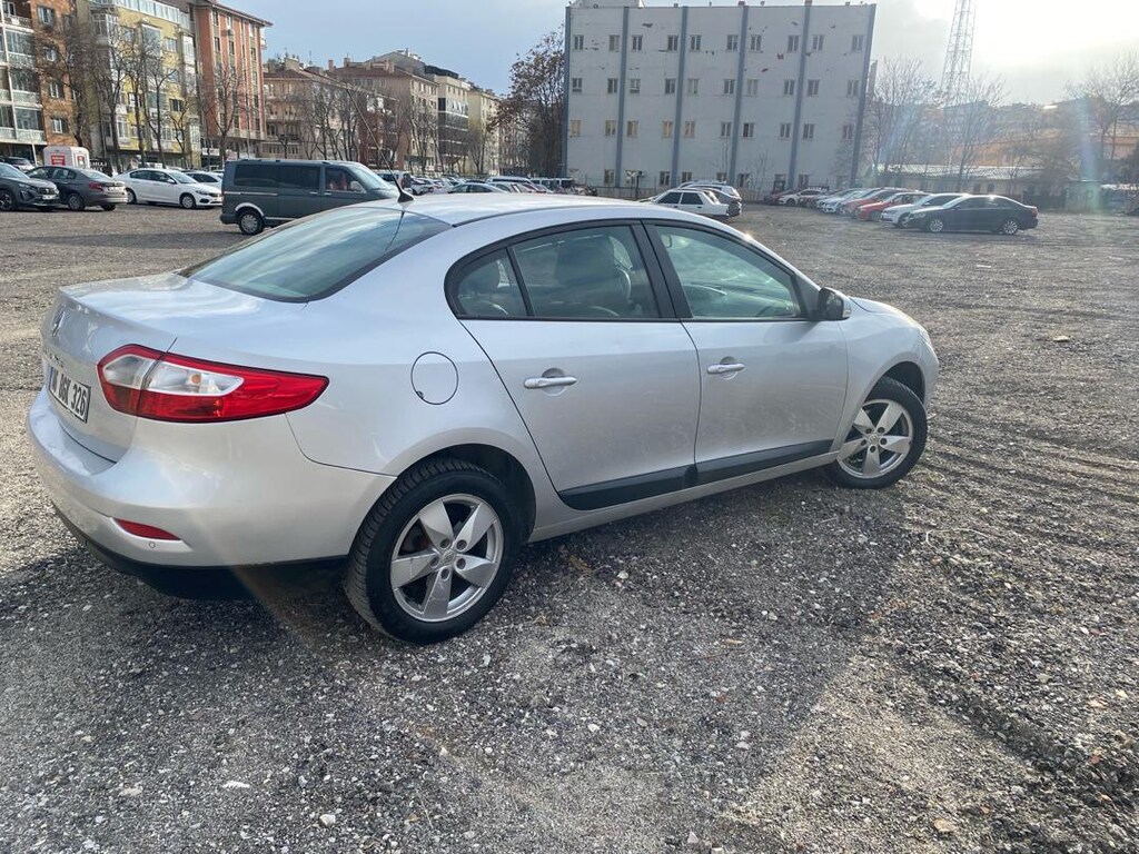 RENAULT FLUENCE extreme 1.5 dcı 110 luk otomatik - 3