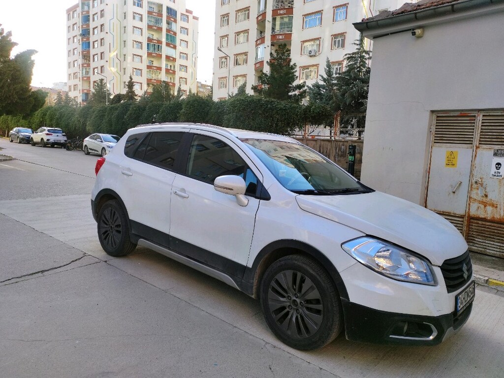 suzuki scross - 9