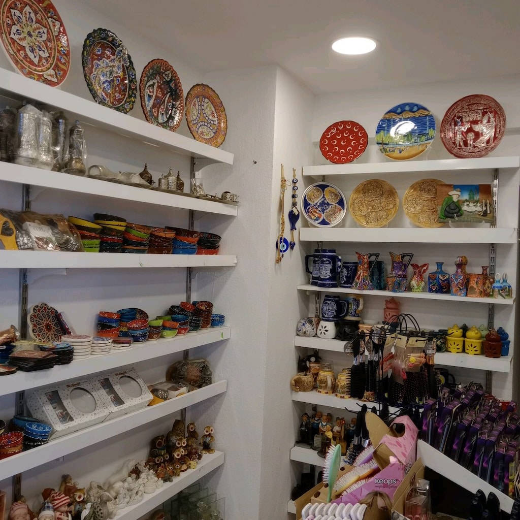 turizm ürünleri sıfır ve raflarıyla birlikte satılıktır - 17