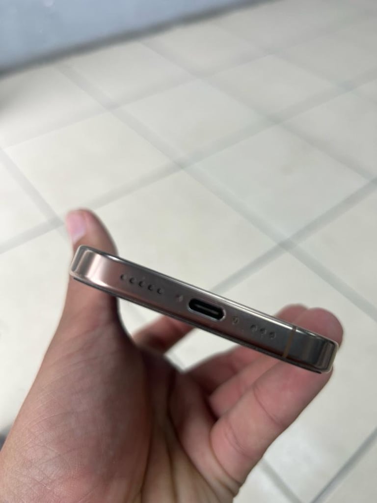 iPhone 16 Pro Yd - 6