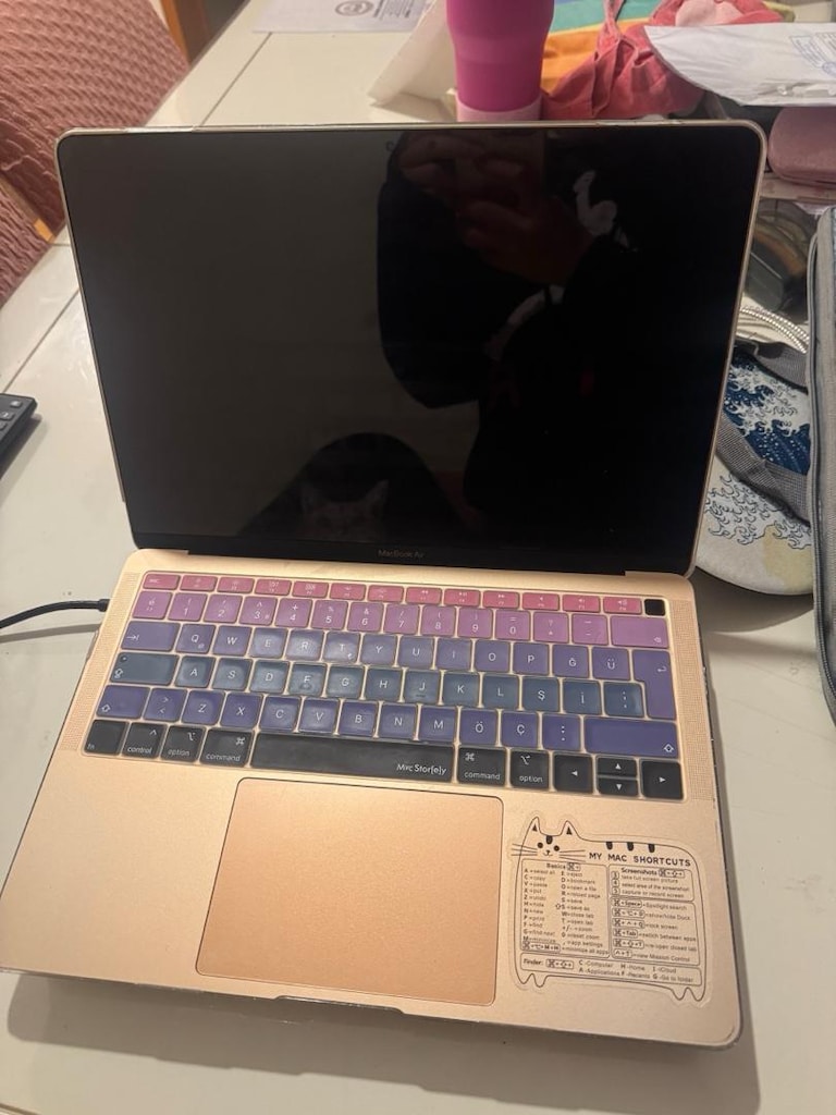 MacBook Air 18 - 5