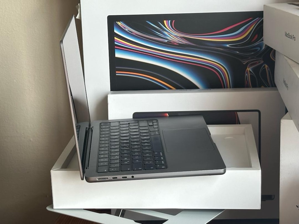 Macbook pro M1 pro 1 tb ssd 16 gb ram space gray renk 14” - 4