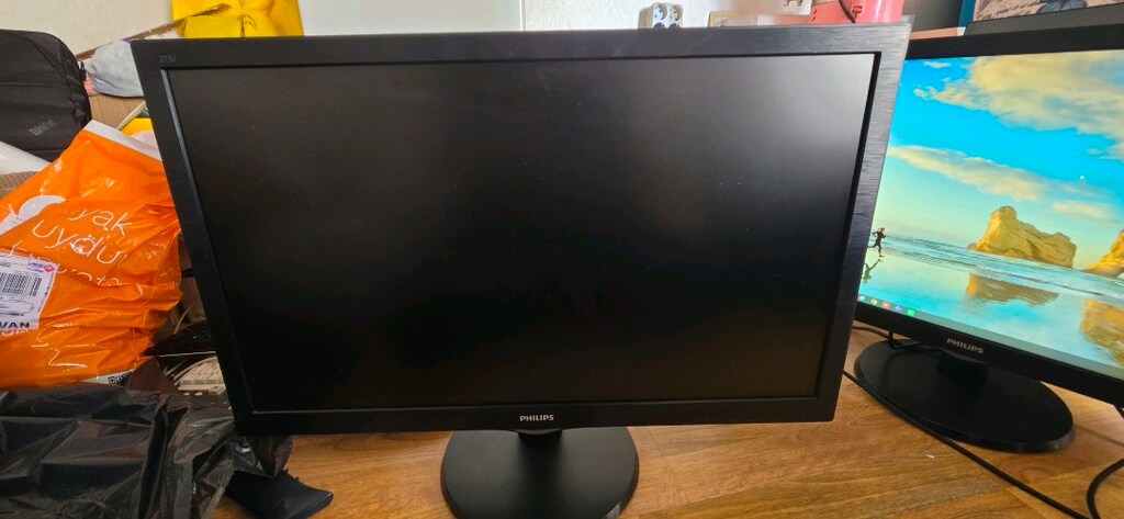 Philips 27" Full HD HDMI Monitör – Temiz ve Sorunsuz - 2