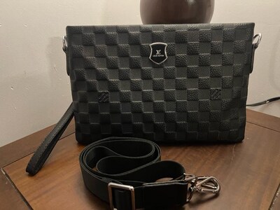 Louis Vuitton Orjinal Deri Clutch El Çantası