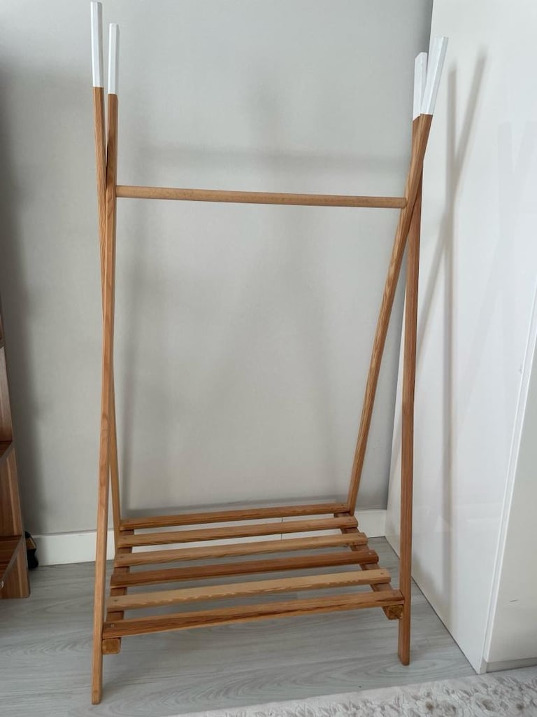Özel yapım ahşap montessori askılık - 3