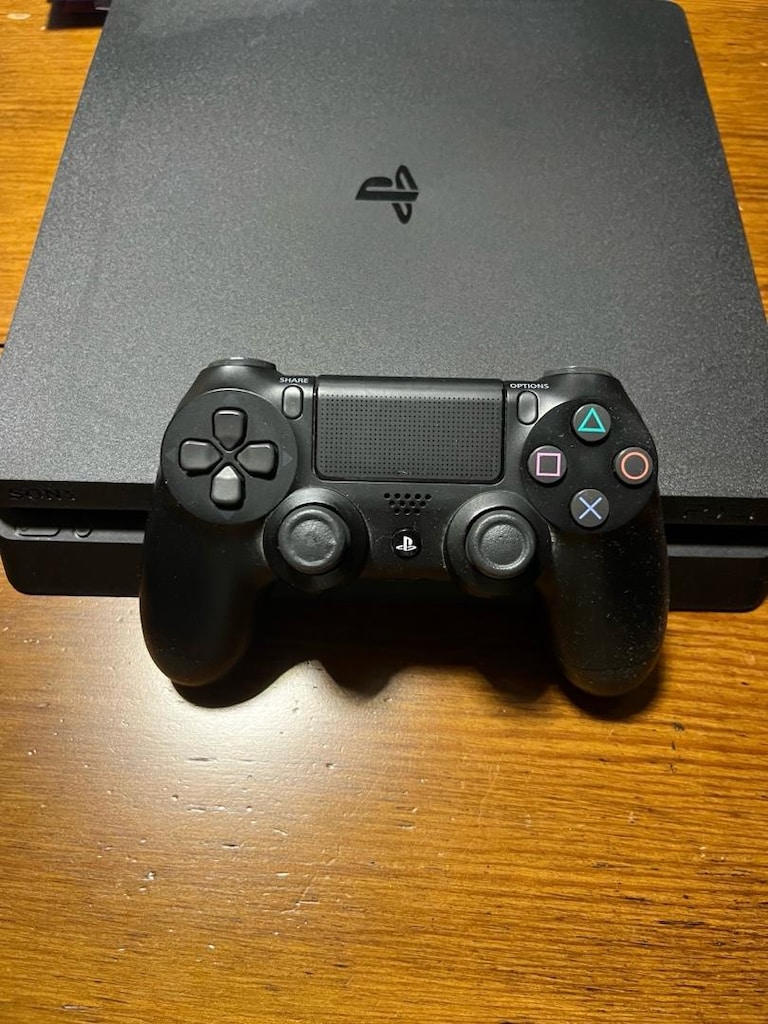 İLK SAHİBİNDEN PS4 SLİM + 2 KOL ORİJİNAL - 4