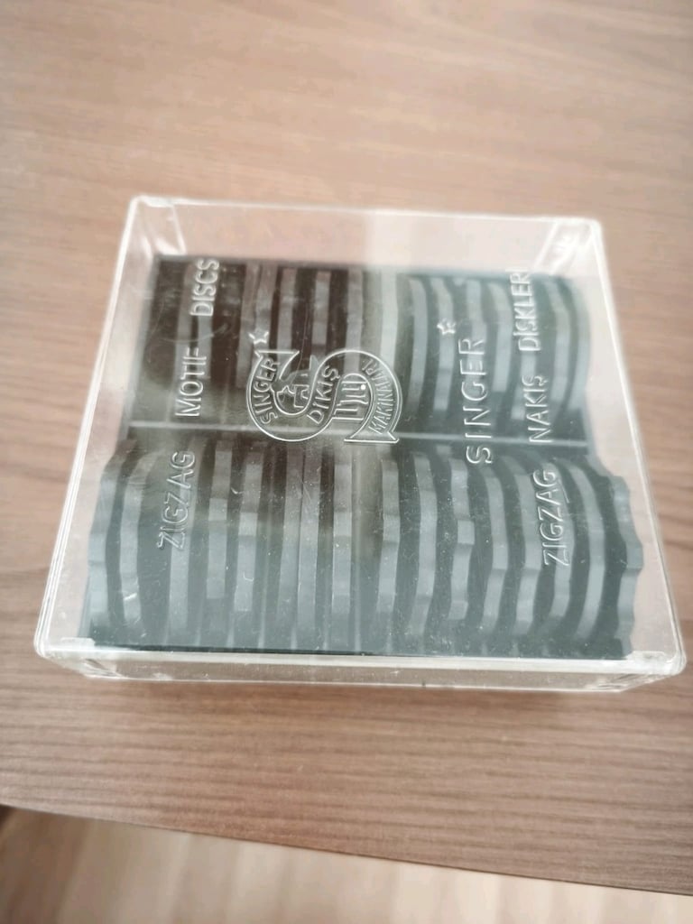 singer yoknaz 1301 dikiş makinesi ve dolabı - 7