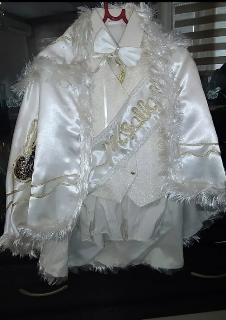Sünnet kıyafeti