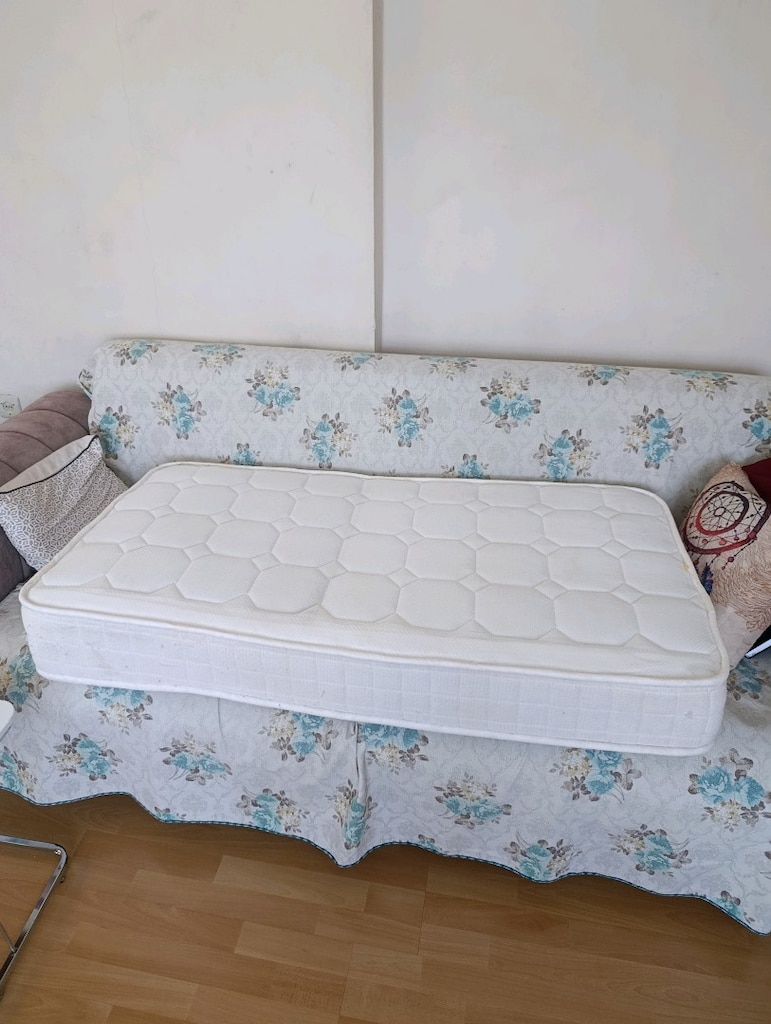 130cm boy eni 70 cm bebek karyolası yatağı temiz yeni gibi - 3