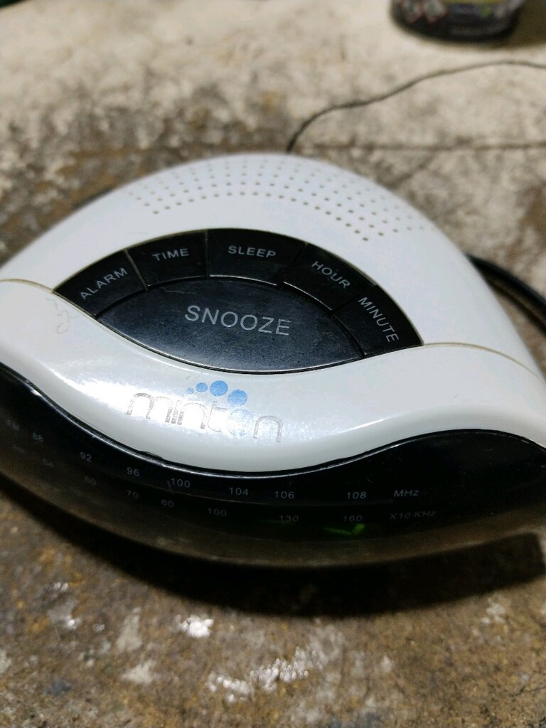 MİNTON MARKA ALARM SAAT RADYO - 2