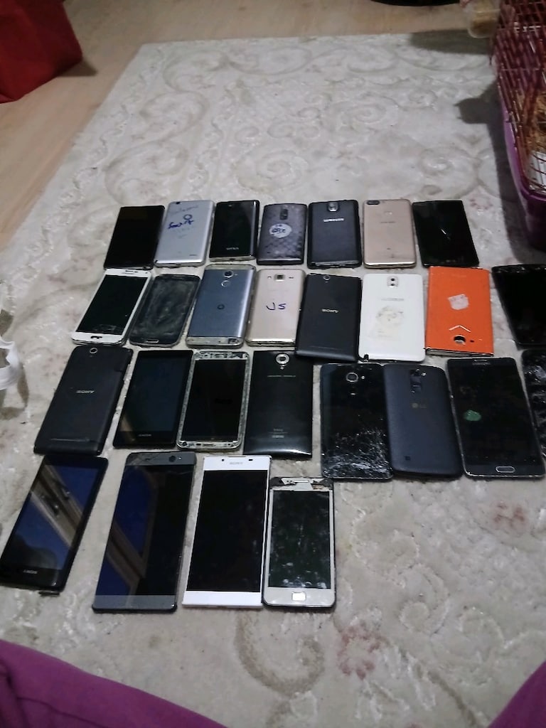 CEP TELEFON. HEPSI 27 TANE - 4
