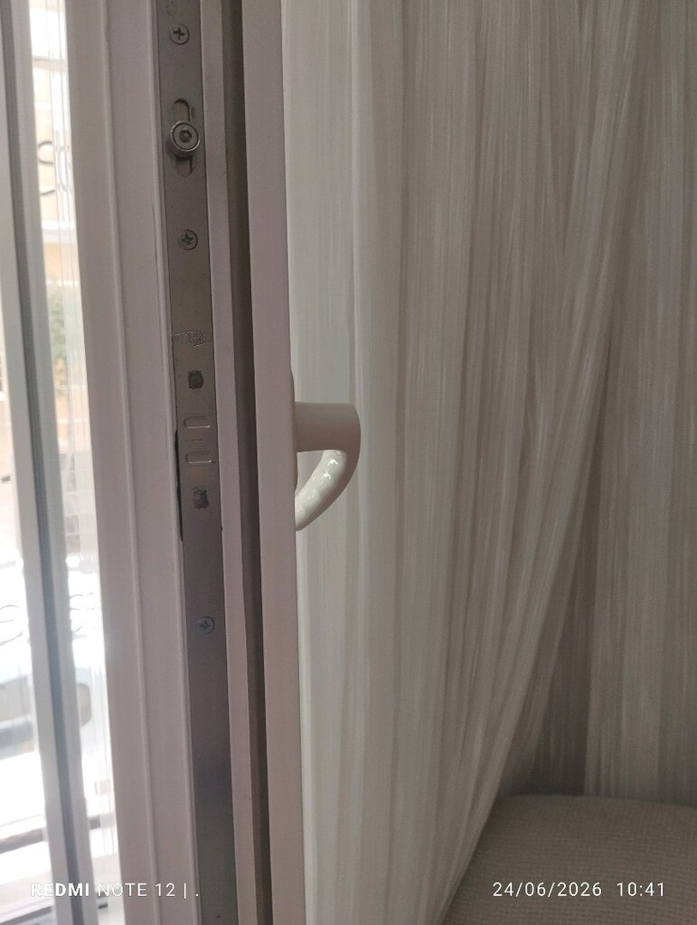 pencere ve sineklik - 3