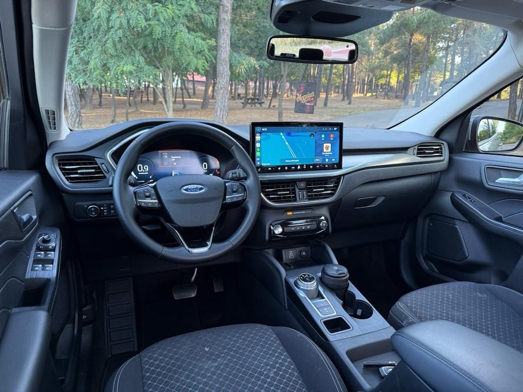 2025 model Ford Kuga 1.5 EcoBoost Titanium - 5